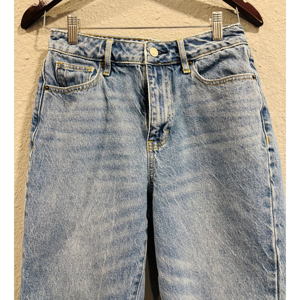 Pacsun Women's Raw Hem Mom Jeans, Light Blue, Size 26 - Picture 4 of 8